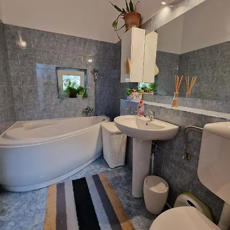 Harmony Haven - Spacious 4br House With Free Parking Dom wakacyjny