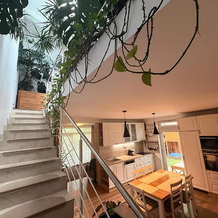 Harmony Haven - Spacious 4br House With Free Parking